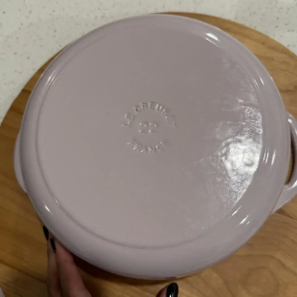 Le Creuset 22 Enameled Cast Iron Signature Round Sauteuse Shallot Light Purple